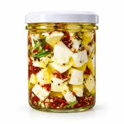 ser-salatkowy-Yagi-w-oleju-slonecznikowym-biale-tlo